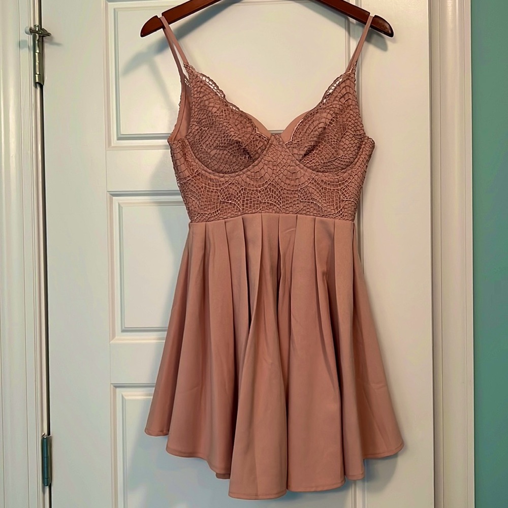 🔴SOLD🔴     Beautiful dress. New with tags.